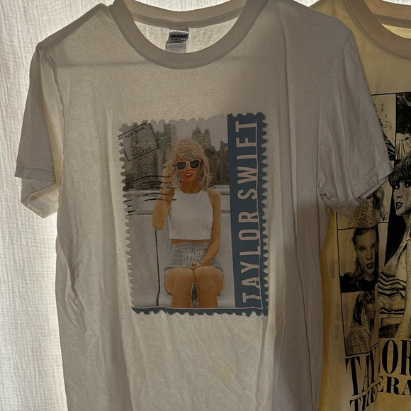 3 Authentic Taylor Swift Concert Tshirts - Picture 2 of 9